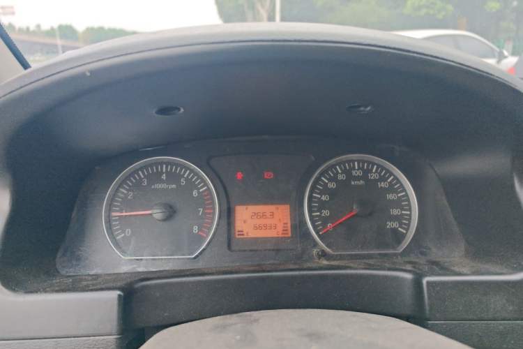 Used FORTHING Lingzhi 2016 V3 1.5L 7-Seater Luxury Model China IV Standard Instrument Cluster