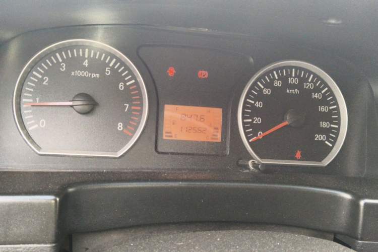 Used FORTHING Lingzhi 2016 V3 1.5L 7-Seater Luxury Model China IV Standard Instrument Cluster