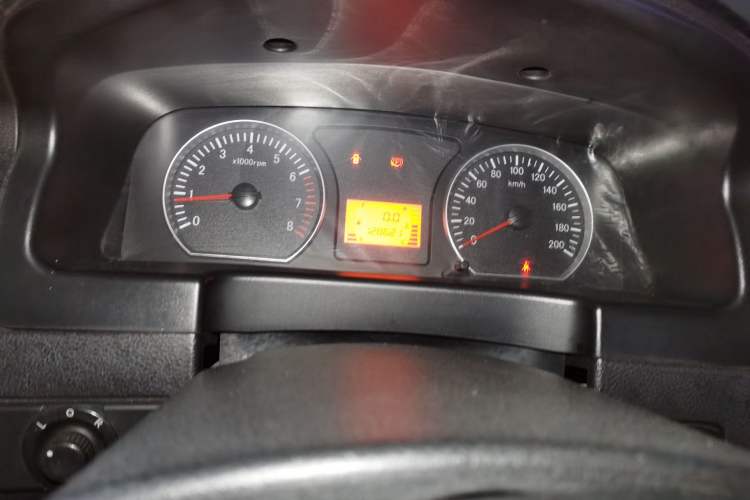Used FORTHING Lingzhi 2016 M3 1.6L 7-Seater Comfort Model China IV Standard Instrument Cluster
