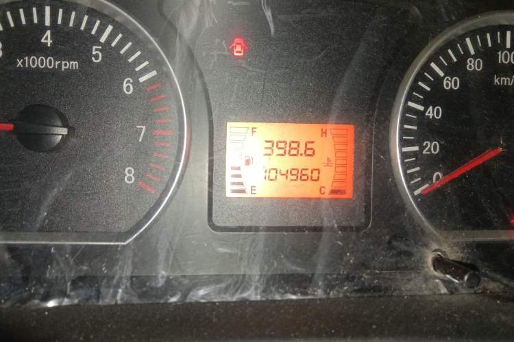 Used FORTHING Lingzhi 2016 M3L 1.6L 7-Seater Comfort Model Odometer Close Up