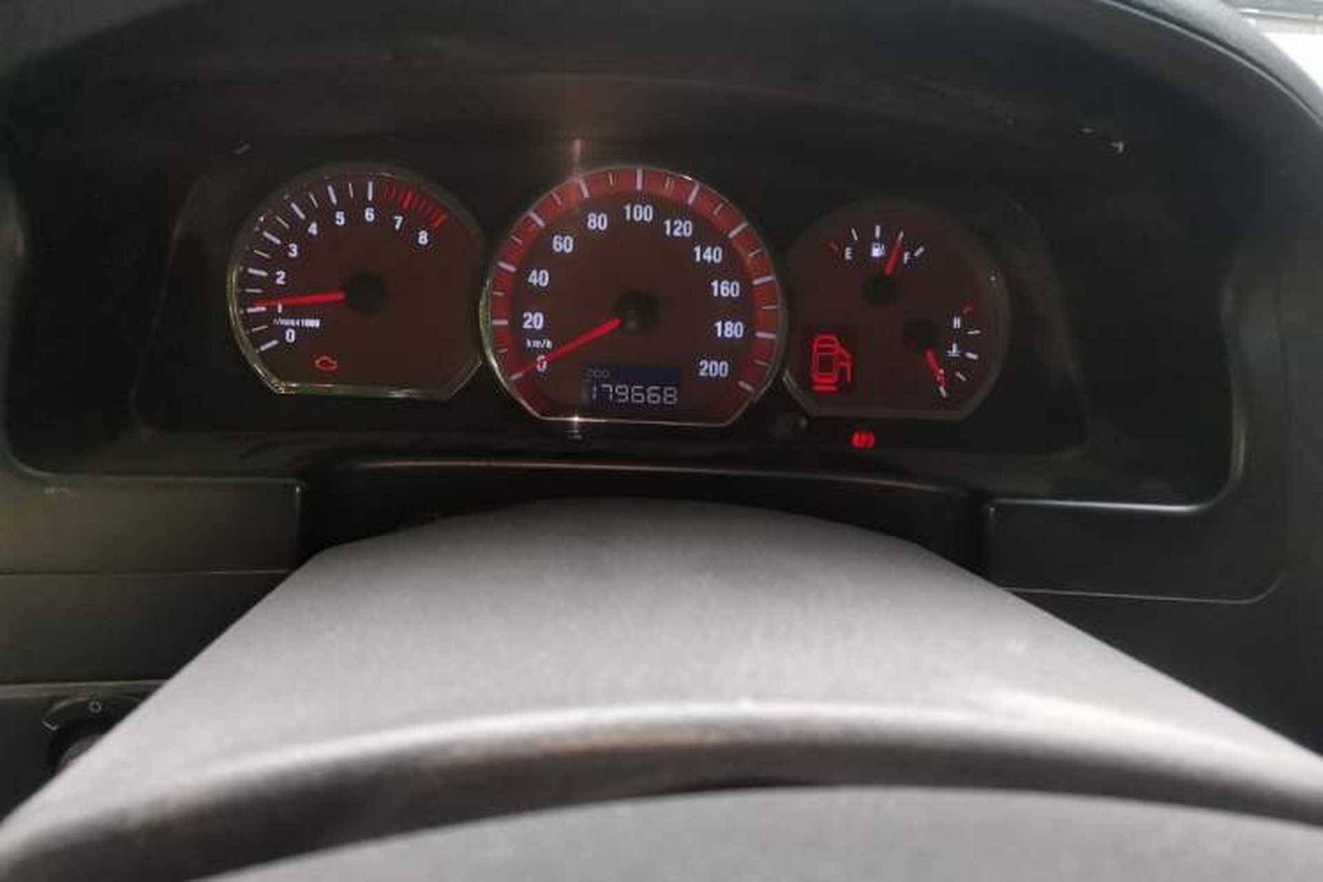 Used FORTHING Lingzhi 2016 M5 2.0L 7-seat Long-wheelbase Comfort Version Odometer Close Up