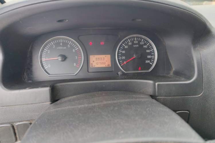Used FORTHING Lingzhi 2016 M3L 1.6L 7-Seater Comfort Model Odometer Close Up