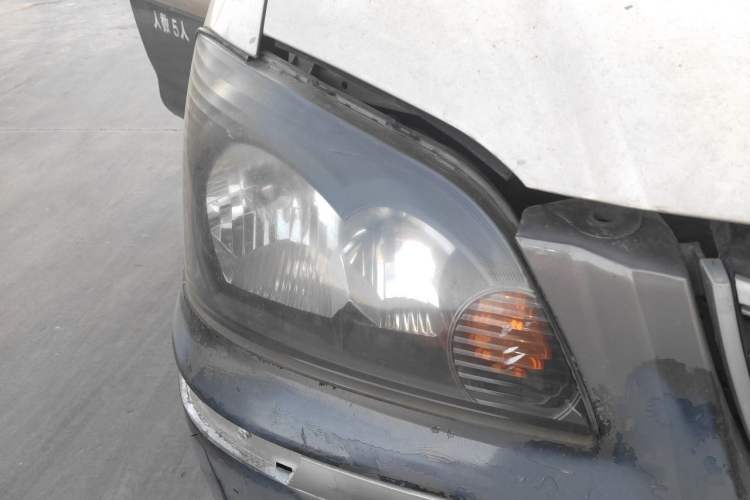 Used FORTHING Lingzhi 2016 V3 1.5L 5-Seater Special Offer Model Right Front Headlight