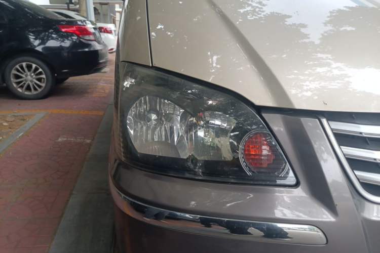 Used FORTHING Lingzhi 2016 M3L 1.6L 7-Seater Comfort Model Right Front Headlight