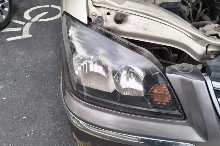 Used FORTHING Lingzhi 2016 V3 1.5L 7-Seater Luxury Model China IV Standard Right Front Headlight