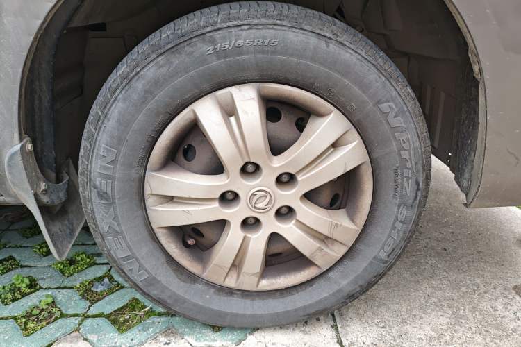 Used FORTHING Lingzhi 2016 M5 2.0L 7-seat Long-wheelbase Standard Model Right Front Wheel Hub
