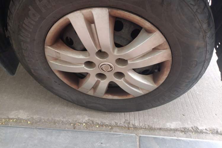 Used FORTHING Lingzhi 2016 M3L 1.6L 7-Seater Comfort Model Right Front Wheel Hub