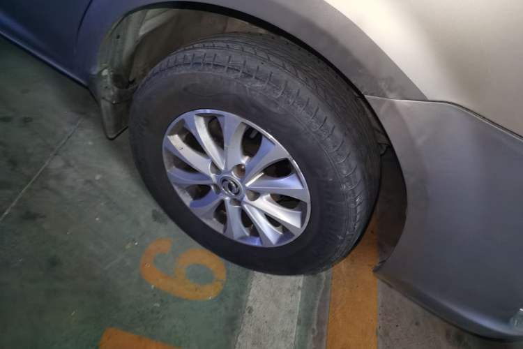 Used FORTHING Lingzhi 2016 M3 1.6L 7-Seater Comfort Model China IV Standard Right Front Wheel Hub