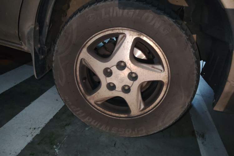 Used FORTHING Lingzhi 2016 M3L 1.6L 7-Seater Luxury Model Right Front Wheel Hub
