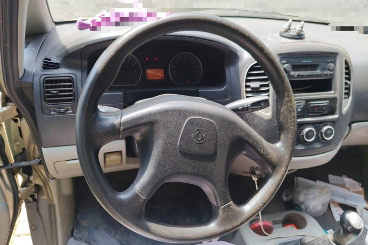 Used FORTHING Lingzhi 2016 M3 1.6L 7-Seater Standard Model China V Emission Standard Steering Wheel