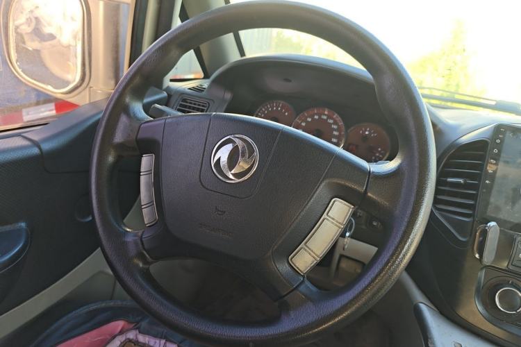 Used FORTHING Lingzhi 2016 M5 2.0L 7-seat Long-wheelbase Comfort Version Steering Wheel