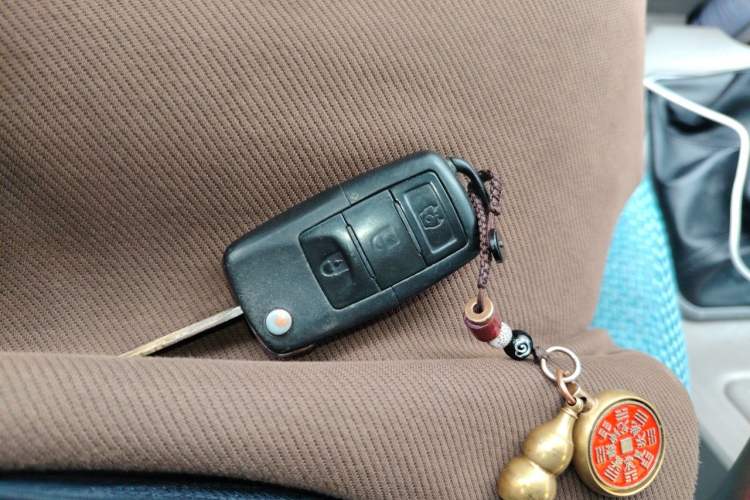 Used FORTHING Lingzhi 2016 M3L 1.6L 7-Seater Comfort Model Vehicle Key