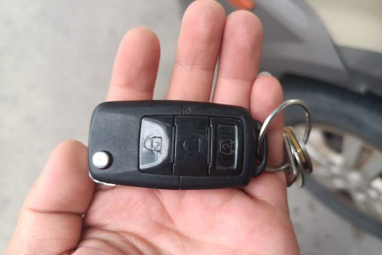 Used FORTHING Lingzhi 2016 M3L 1.6L 7-Seater Comfort Model Vehicle Key