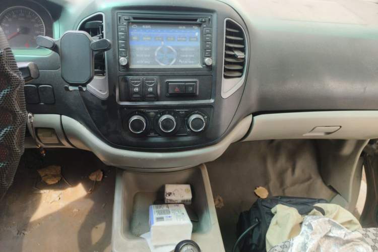 Used FORTHING Lingzhi 2016 M3L 1.6L 7-Seater Standard Model Audio And AC Panel