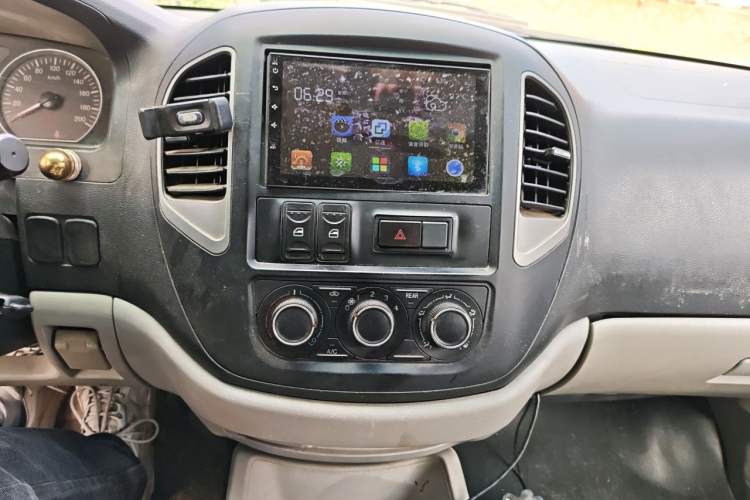 Used FORTHING Lingzhi 2016 M3L 1.6L 7-Seater Standard Model Audio And AC Panel
