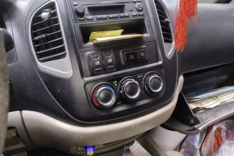 Used FORTHING Lingzhi 2016 V3 1.5L 7-Seater Standard Model China V Emission Standard Audio And AC Panel