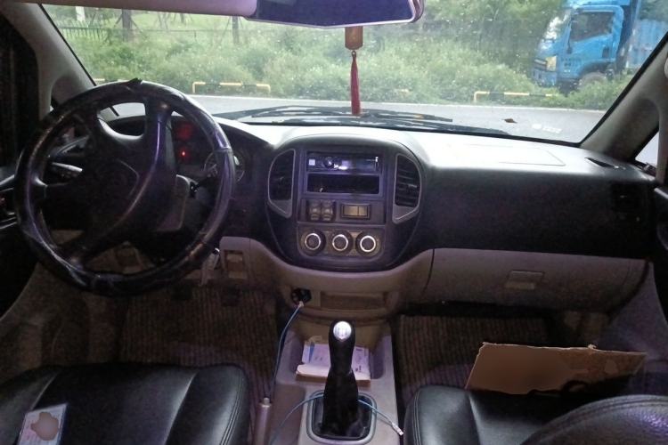 Used FORTHING Lingzhi 2016 V3 1.5L 7-Seater Comfort Model China V Standard Center Console