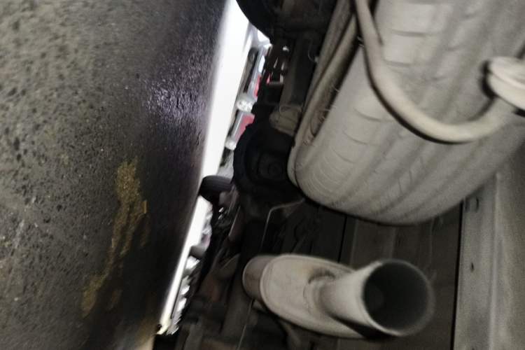 Used FORTHING Lingzhi 2016 V3 1.5L 7-Seater Standard Model China V Emission Standard Chassis Rear Right
