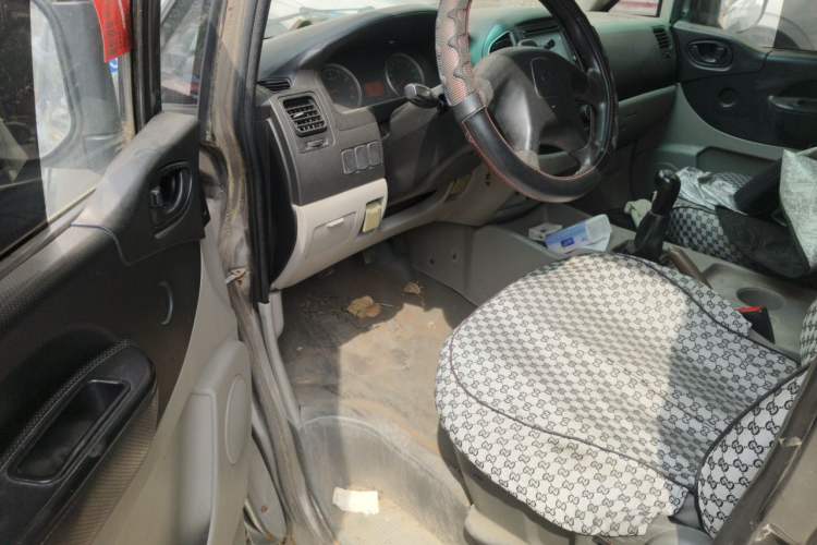 Used FORTHING Lingzhi 2016 M3L 1.6L 7-Seater Standard Model Driver Seat