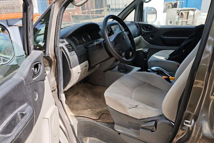 Used FORTHING Lingzhi 2016 M3L 1.6L 7-Seater Standard Model Driver Seat