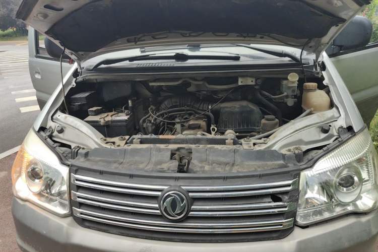 Used FORTHING Lingzhi 2016 M3 1.6L 7-Seater Comfort Model China V Standard Engine Bay