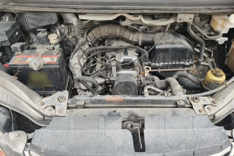 Used FORTHING Lingzhi 2016 M3L 1.6L 7-Seater Standard Model Engine Bay
