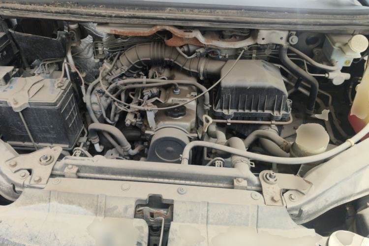 Used FORTHING Lingzhi 2016 M3L 1.6L 7-Seater Standard Model Engine Bay