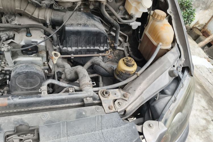 Used FORTHING Lingzhi 2016 M3L 1.6L 7-Seater Standard Model Engine Bay Left