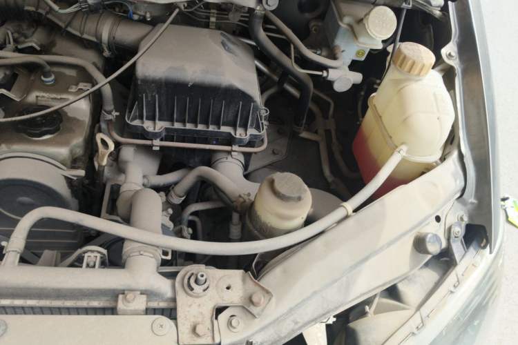 Used FORTHING Lingzhi 2016 M3L 1.6L 7-Seater Standard Model Engine Bay Left