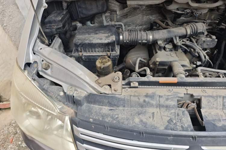 Used FORTHING Lingzhi 2016 M3 1.6L 7-Seater Comfort Model China V Standard Engine Bay Right