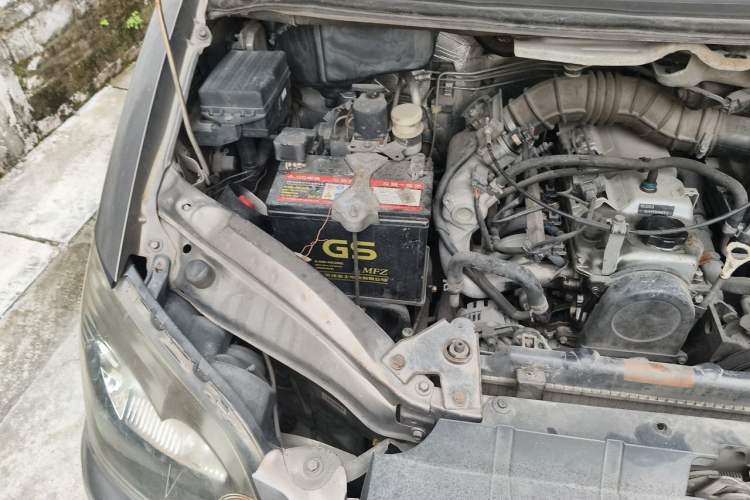 Used FORTHING Lingzhi 2016 M3L 1.6L 7-Seater Standard Model Engine Bay Right