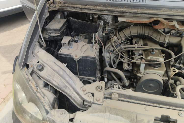 Used FORTHING Lingzhi 2016 M3L 1.6L 7-Seater Standard Model Engine Bay Right