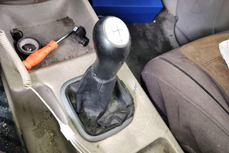Used FORTHING Lingzhi 2016 V3 1.5L 7-Seater Standard Model China V Emission Standard Gear Lever