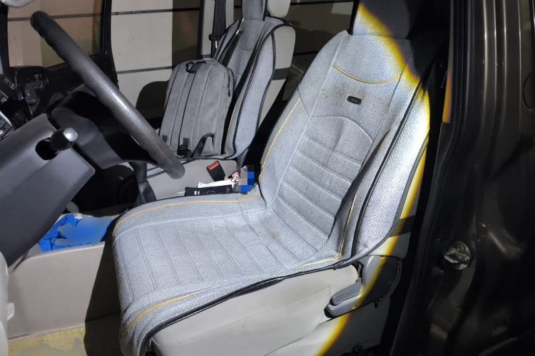 Used FORTHING Lingzhi 2016 V3 1.5L 7-Seater Comfort Model China V Standard Left Front Seat