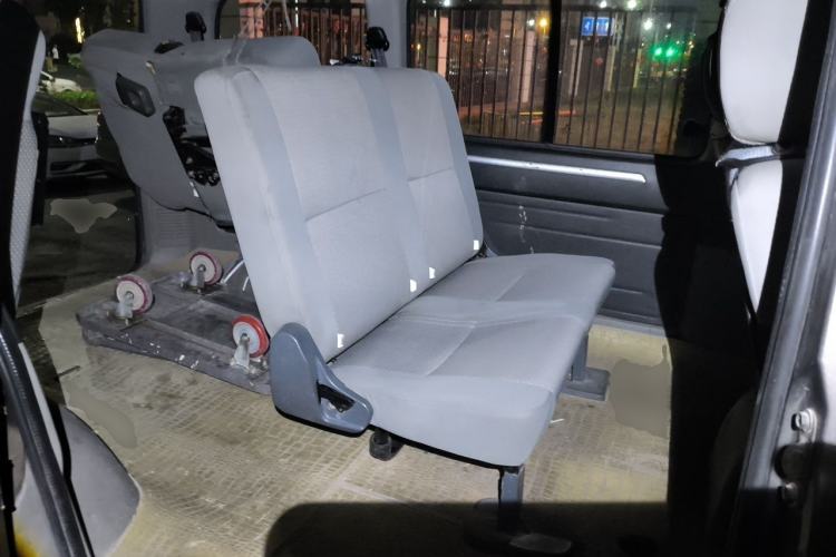 Used FORTHING Lingzhi 2016 V3 1.5L 7-Seater Comfort Model China V Standard Left Rear Seat