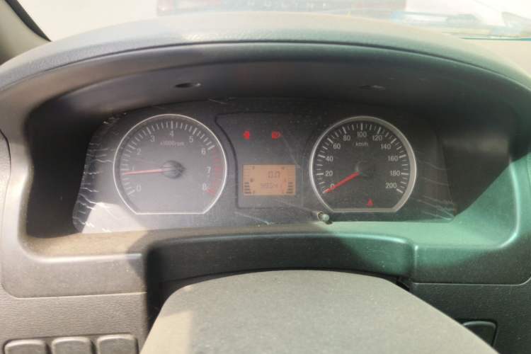 Used FORTHING Lingzhi 2016 M3L 1.6L 7-Seater Standard Model Odometer Close Up