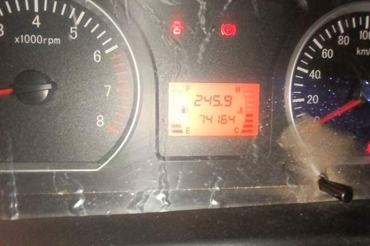 Used FORTHING Lingzhi 2016 V3 1.5L 7-Seater Comfort Model China V Standard Odometer Close Up