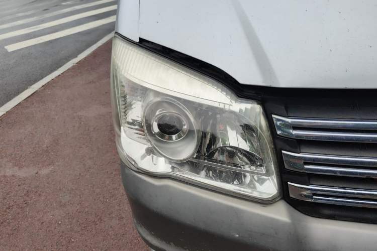 Used FORTHING Lingzhi 2016 M3 1.6L 7-Seater Comfort Model China V Standard Right Front Headlight