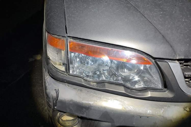 Used FORTHING Lingzhi 2016 V3 1.5L 7-Seater Comfort Model China V Standard Right Front Headlight
