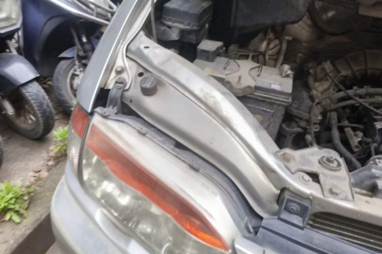 Used FORTHING Lingzhi 2016 V3 1.5L 7-Seater Standard Model China V Emission Standard Right Front Headlight