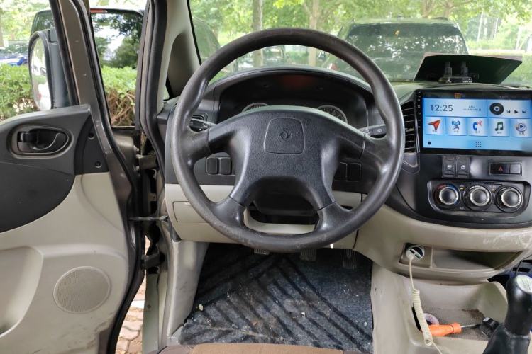 Used FORTHING Lingzhi 2016 V3 1.5L 7-Seater Standard Model China V Emission Standard Steering Wheel