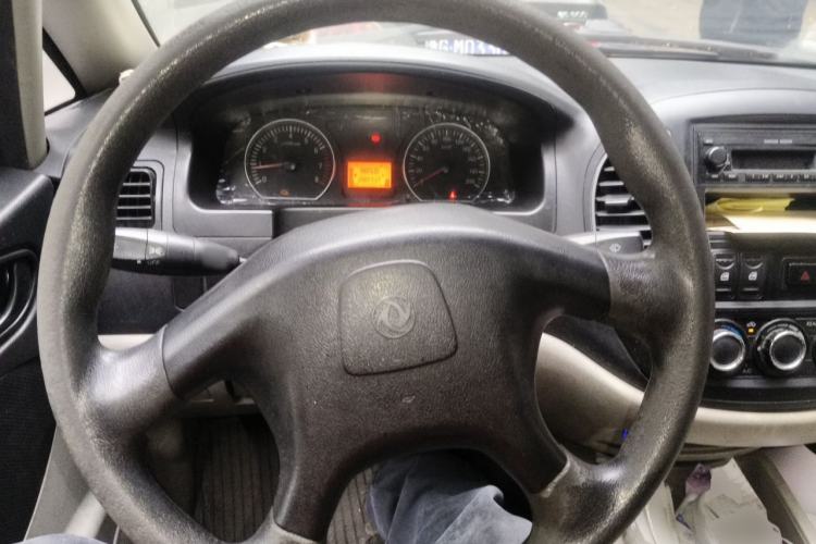 Used FORTHING Lingzhi 2016 V3 1.5L 7-Seater Standard Model China V Emission Standard Steering Wheel