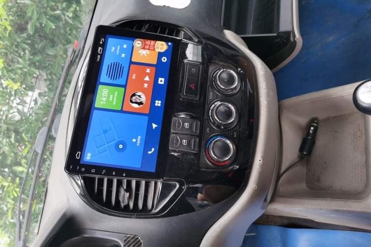 Used FORTHING Lingzhi 2016 V3 1.5L 7-seat Standard Model China IV Standard Audio And AC Panel