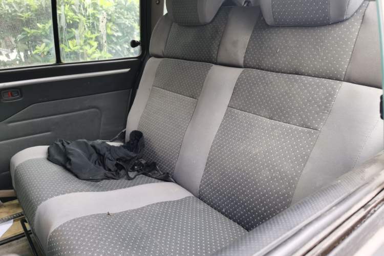 Used FORTHING Lingzhi 2016 V3 1.5L 7-seat Standard Model China IV Standard Left Rear Seat
