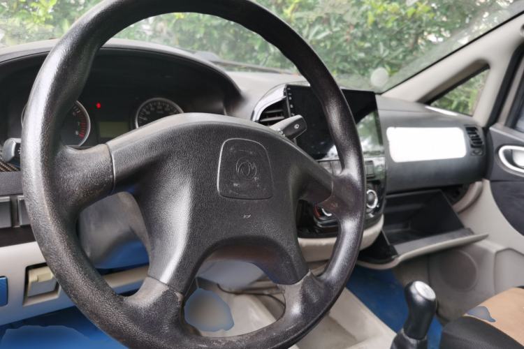 Used FORTHING Lingzhi 2016 V3 1.5L 7-seat Standard Model China IV Standard Steering Wheel