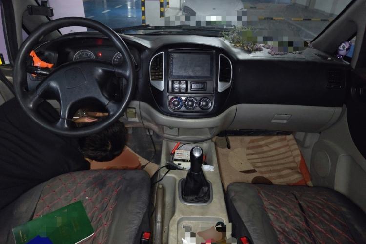 Used FORTHING Lingzhi 2016 V3 1.5L 5-Seater Special Offer Model Center Console
