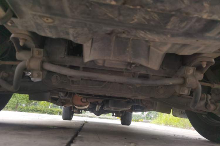 Used FORTHING Lingzhi 2016 M3L 1.6L 7-Seater Standard Model Chassis Front