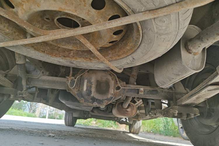 Used FORTHING Lingzhi 2016 V3 1.5L 5-Seater Special Offer Model Chassis Rear