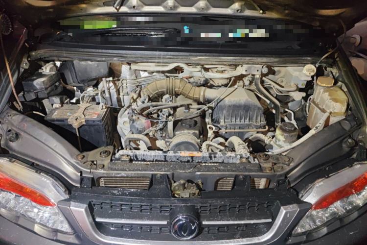 Used FORTHING Lingzhi 2016 V3 1.5L 7-seat Standard Model China IV Standard Engine Bay