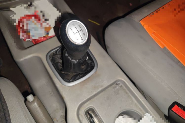 Used FORTHING Lingzhi 2016 V3 1.5L 7-seat Standard Model China IV Standard Gear Lever